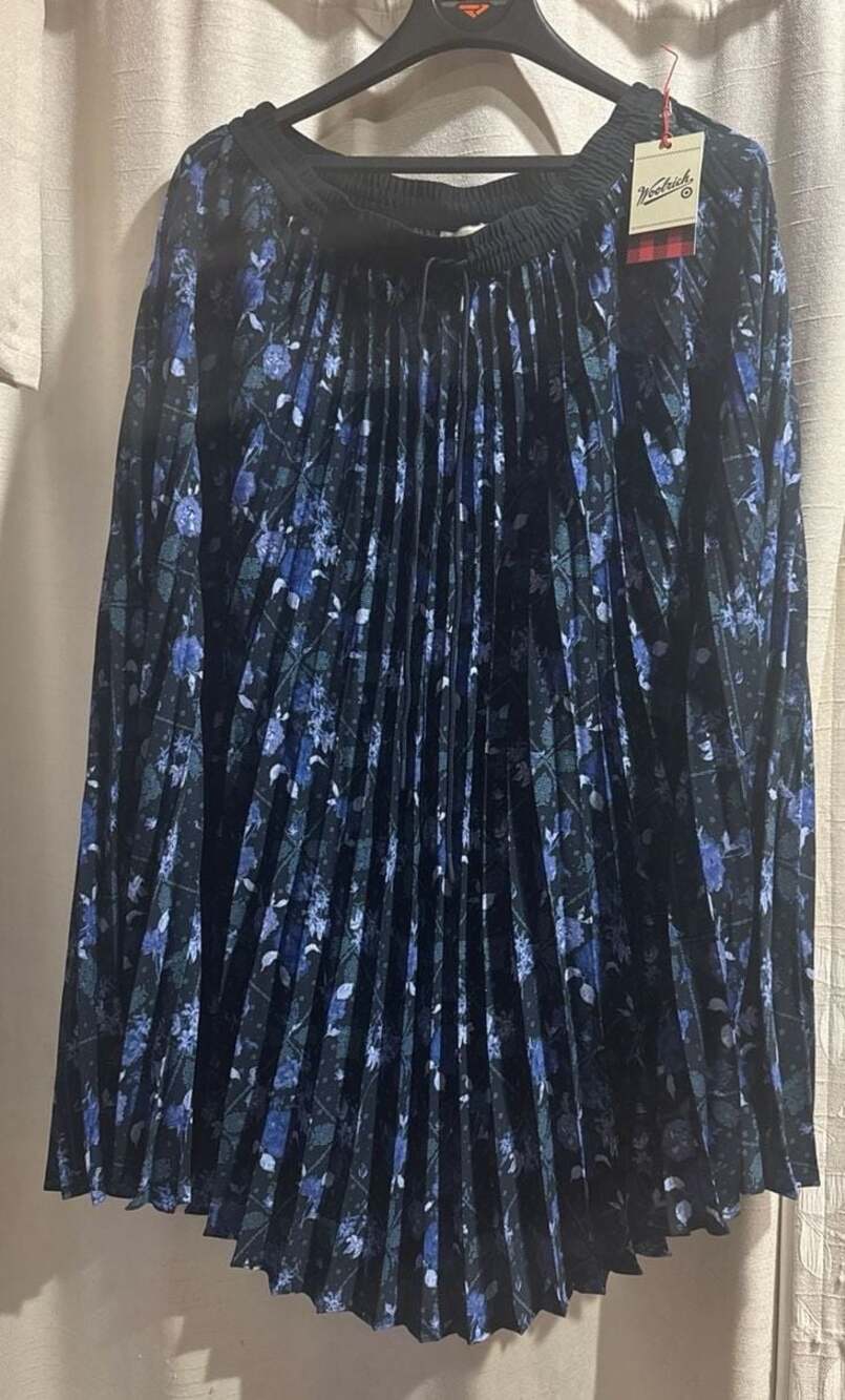 Woolrich x Target Blue Floral Pleated Midi Skirt Size XL
C12